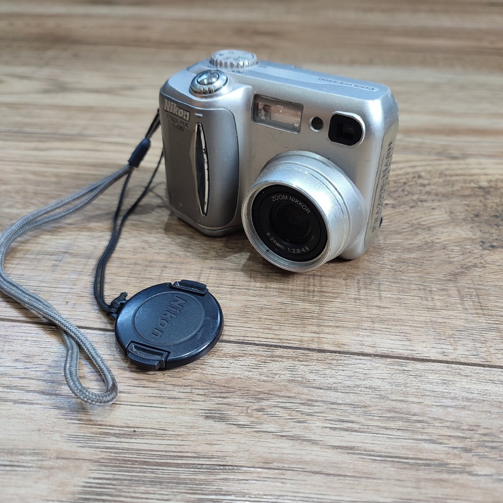 Nikon Coolpix 4300 4.0MP Digital Camera • Working