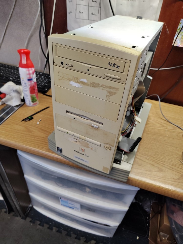 Working Packard Bell Pentium 233Mhz Computer Tower