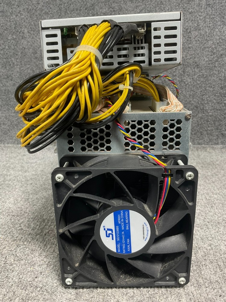 Bitmain Antminer D3 Submodel 17. 0G Cryptocurrency Miner - Silver