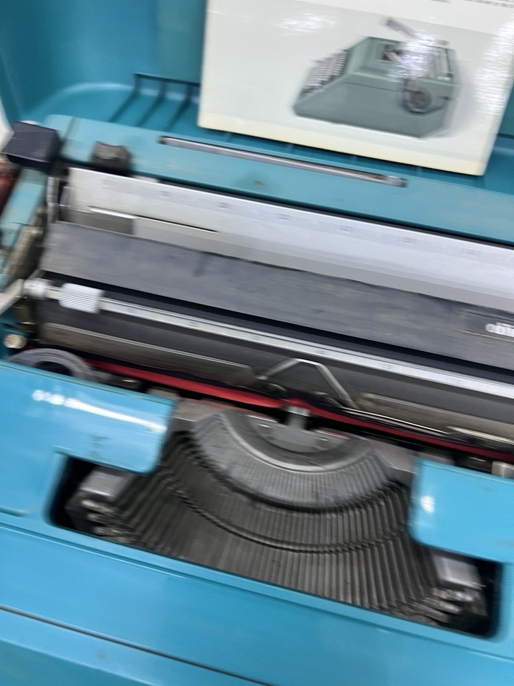 Teal Olivetti Studio 45 Elite Typewriter with Teal Case