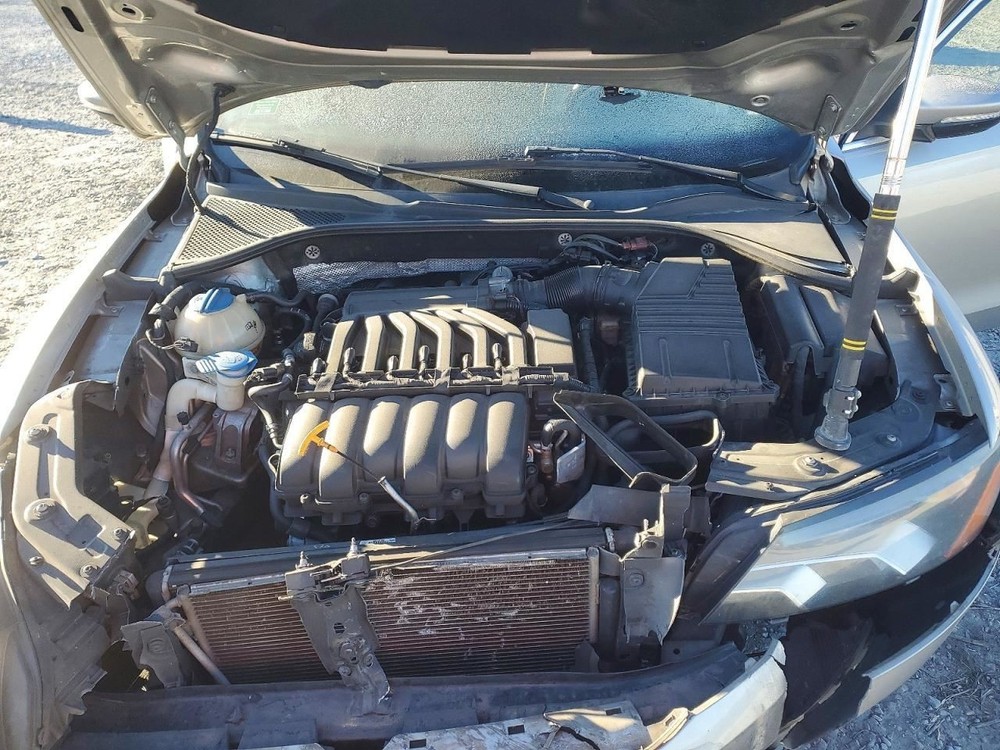 Fuse Box Engine Compartment Fits 12-22 PASSAT 5022155