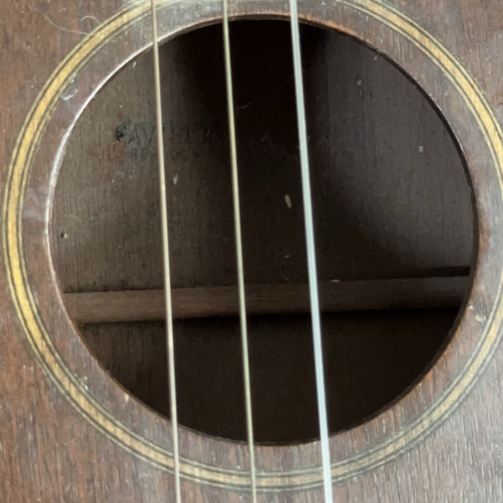 Favilla B-2 Baritone Ukulele