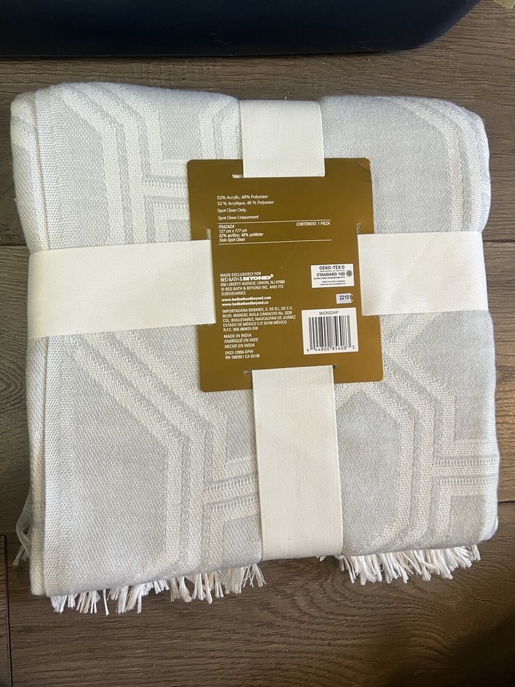 Everhome Diamon Weave Throw Blanket NWT