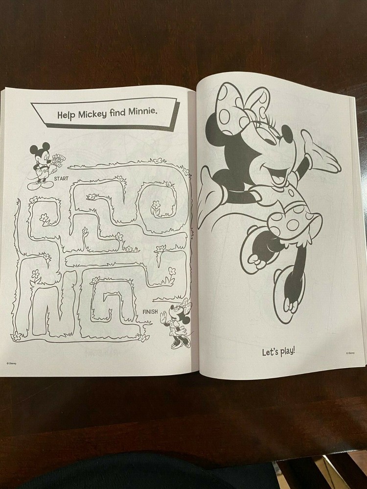 Minnie Mouse Gigantic Activity Book