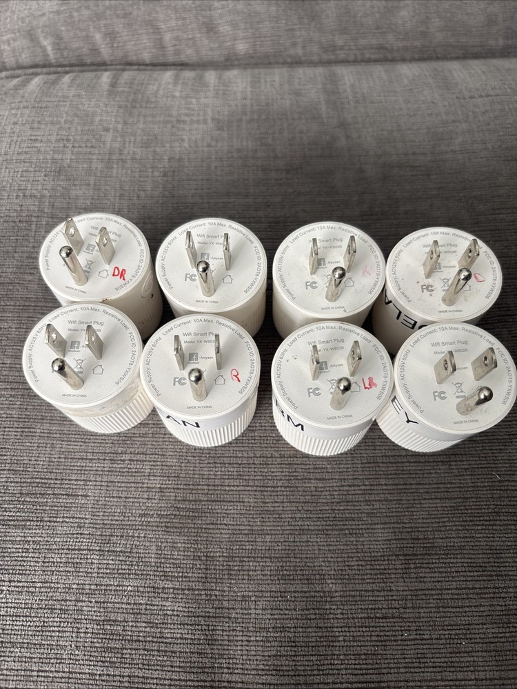 Eight Amysen YX-WS02B Smart Plugs