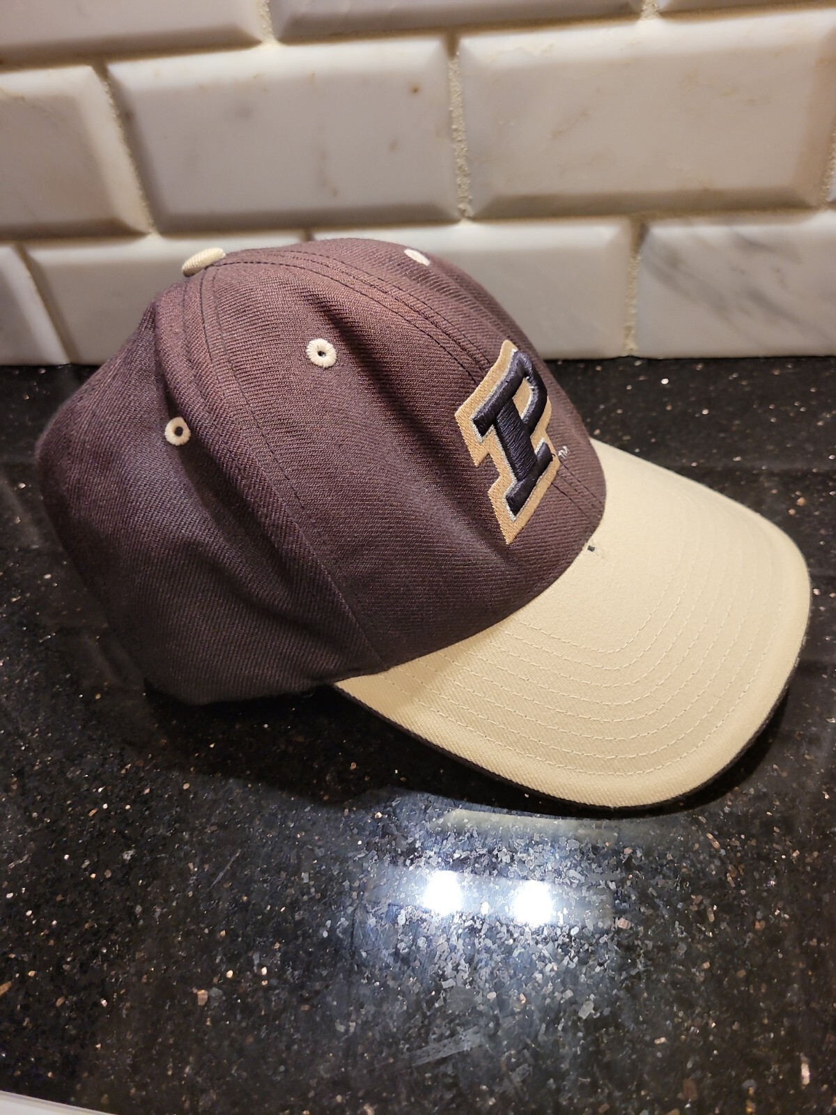 Purdue Boilermakers Baseball Cap Hat Lid Hook & Loop Black Vintage Twins Ent