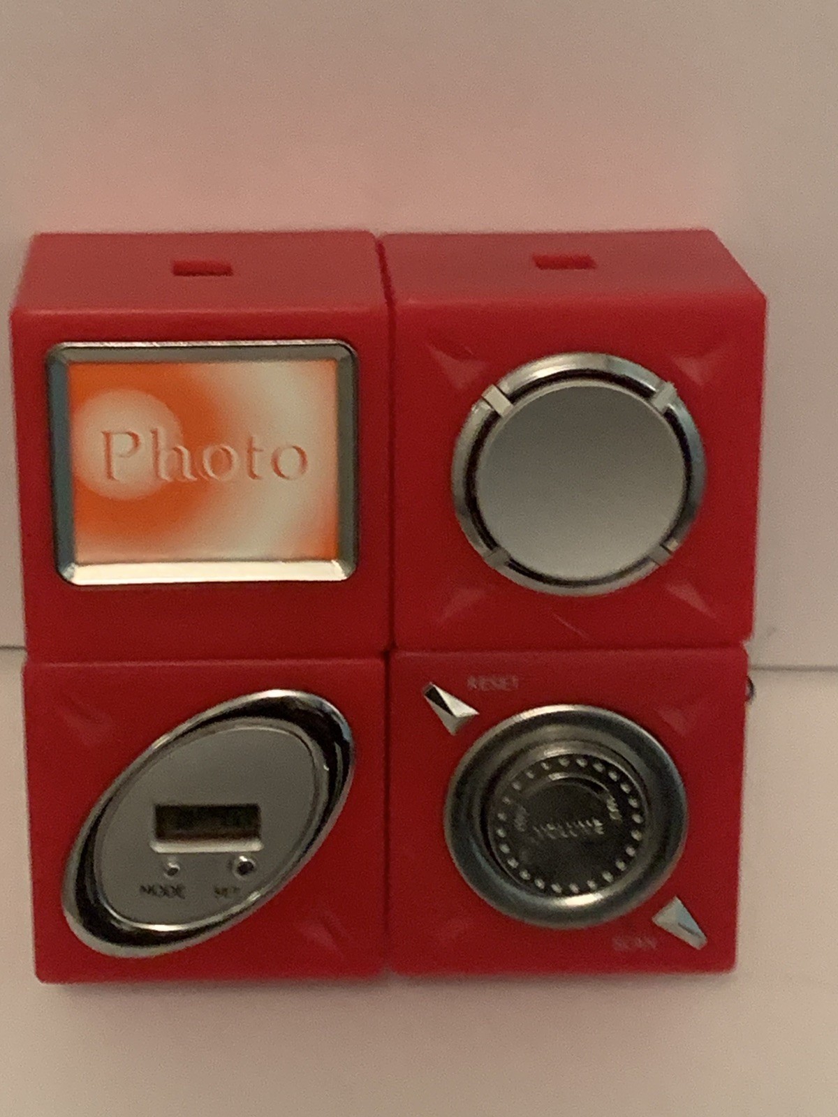 NOVELTY MIX IT RADIO FM BAND with Clock and photo frame ￼