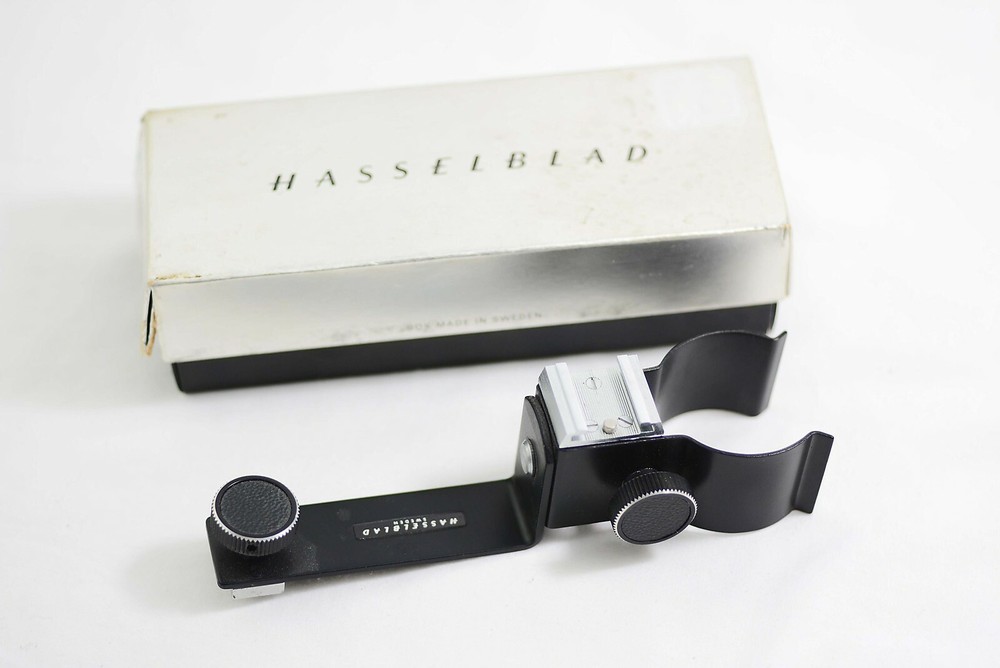 HASSELBLAD CAMERA 45039 ADJUSTABLE FLASH HOLDER (MINT)