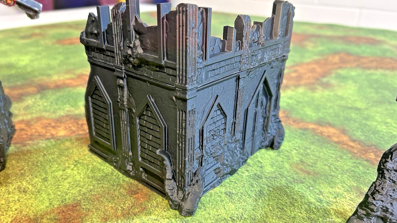 Tabletop Terrain - Infected Ruins - Perfect for Warhammer 40K/Fantasy: 12 pcs