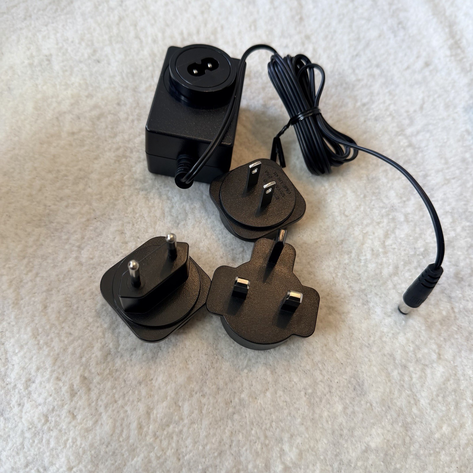 NEW StarTech ET90110SM302 10/100 Mbps Single Mode SC Fiber Media Converter 18.6M