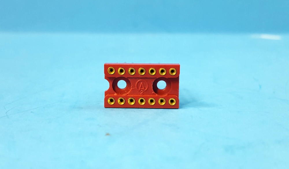 2pcs- IC Socket, 14PIN, GOLD, 0.3", AUGAT, Wire Wrap