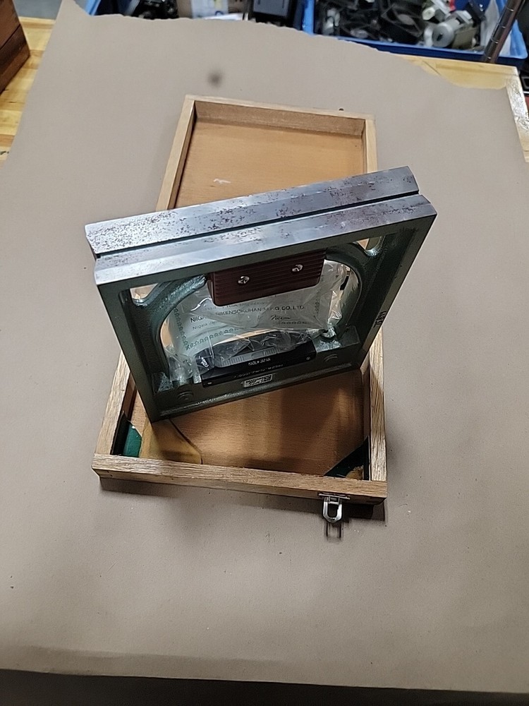 Nigata Machinists Square Box Level 8"