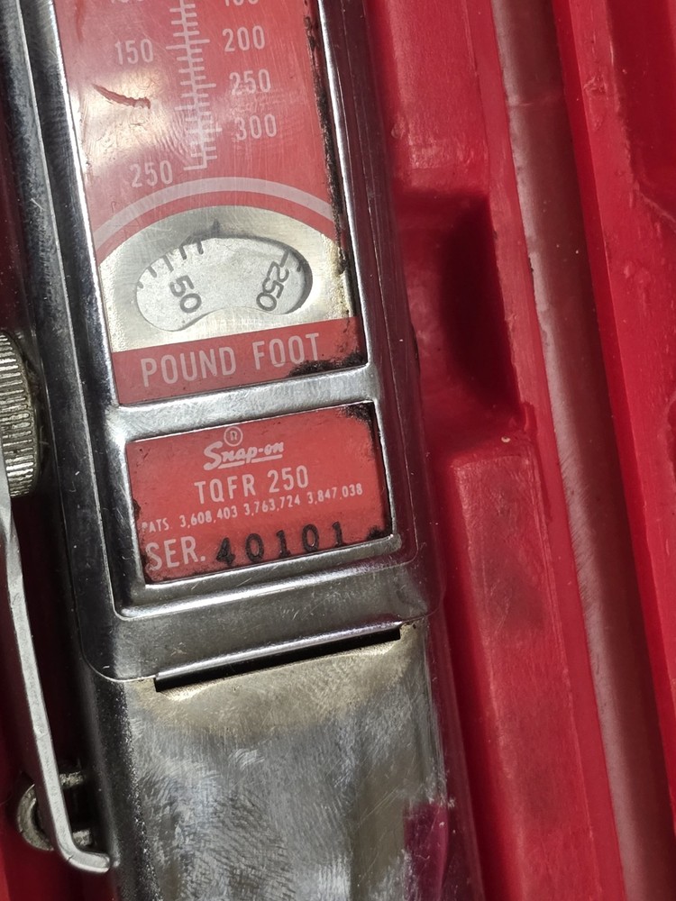 Snap-on Click-Type Adjustable Ratcheting Torque Wrench with Case
