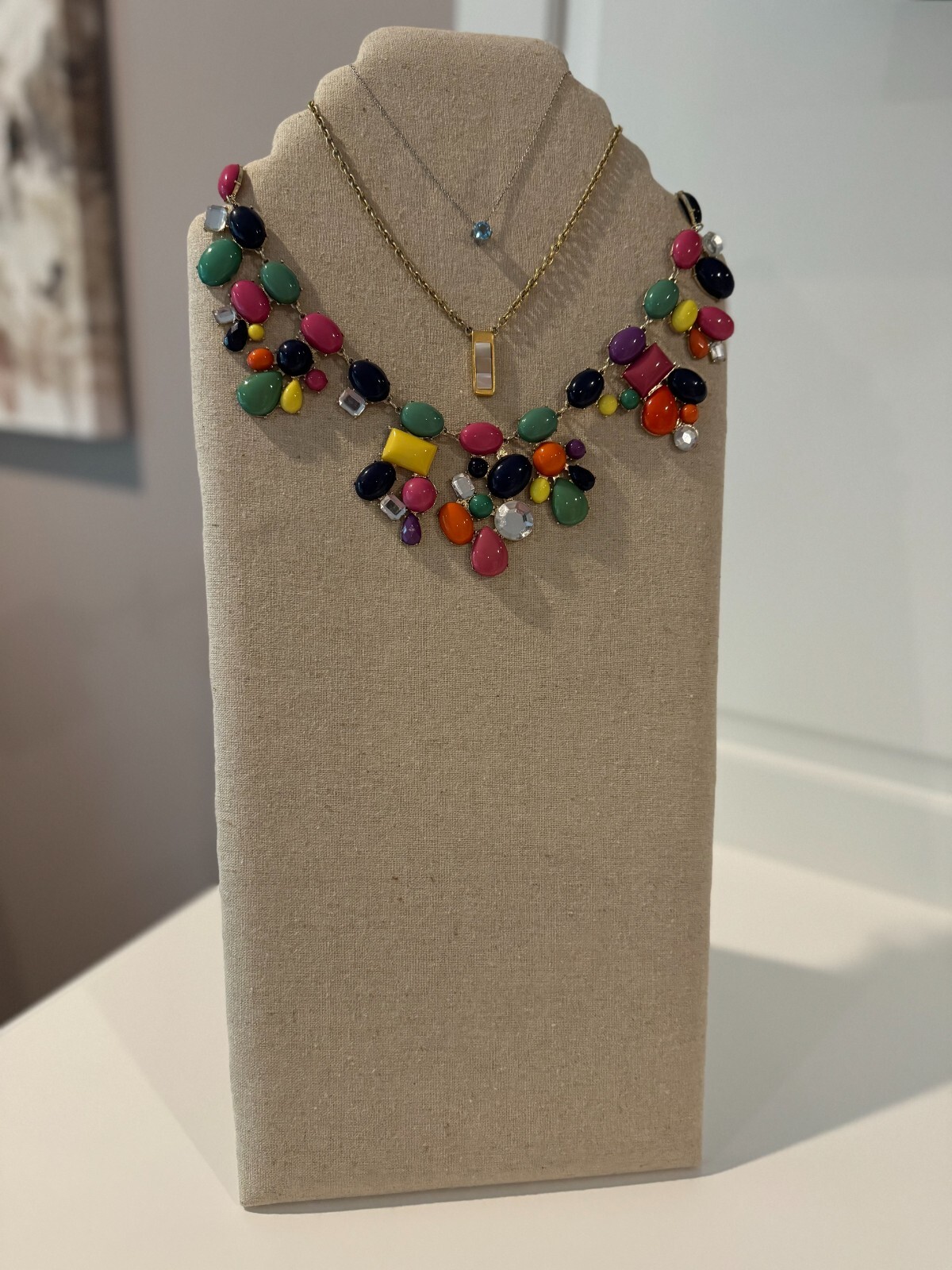 Jewelry Necklace Easel Burlap Display Stand  - NEW