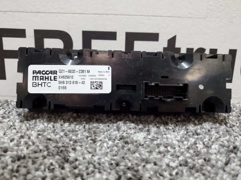 Paccar A/C Temperature Controls Q21-6032-2381 off a 2020 Pete - FREE SHIPPING