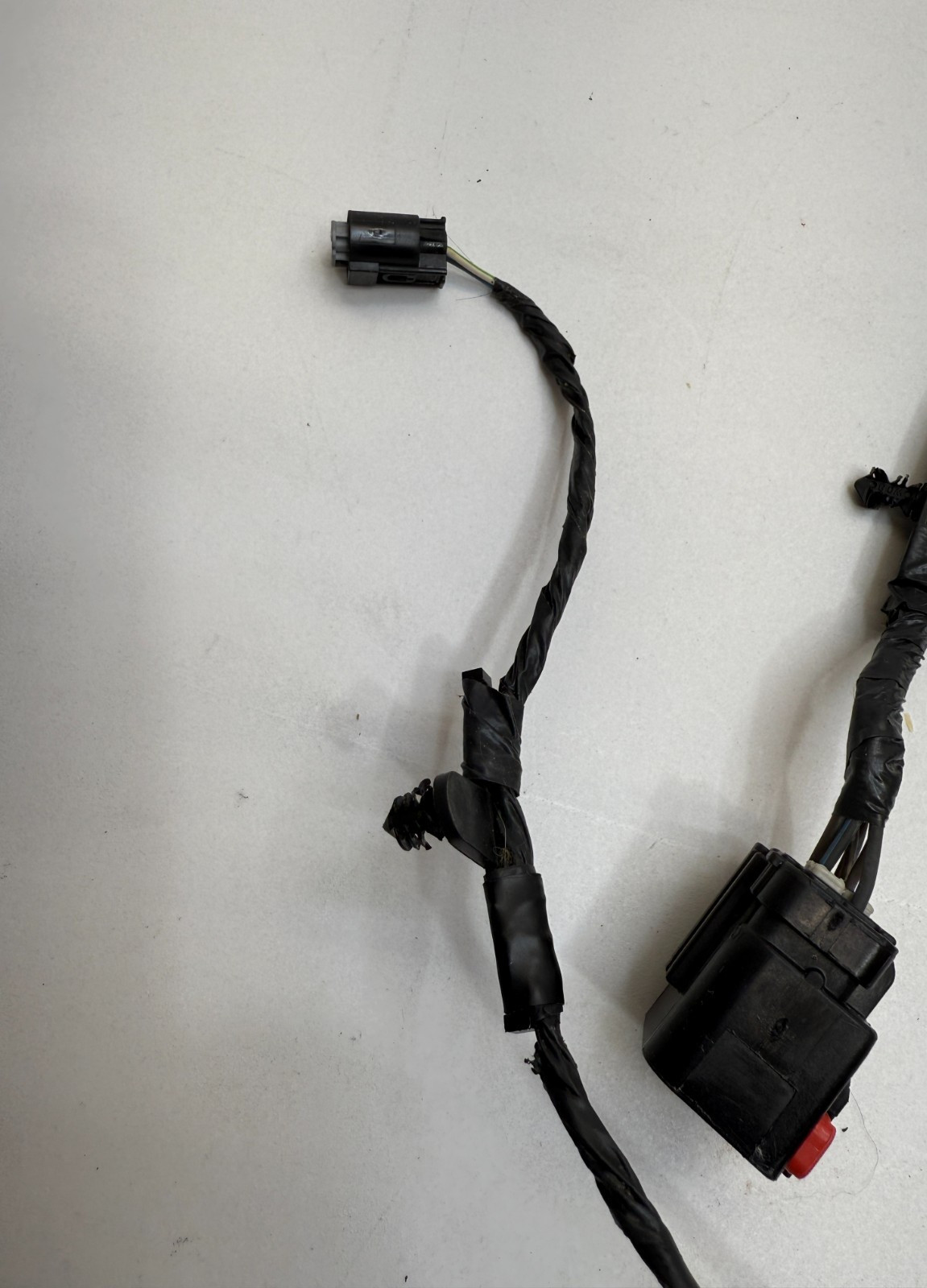 68211876AA OEM MOPAR 13-14 Routan Sliding Door Right Wire Track TESTED