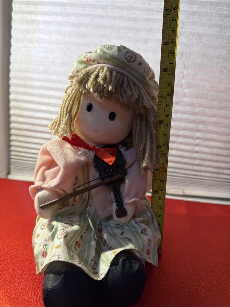 Dolmax Musical Dolls Vintage