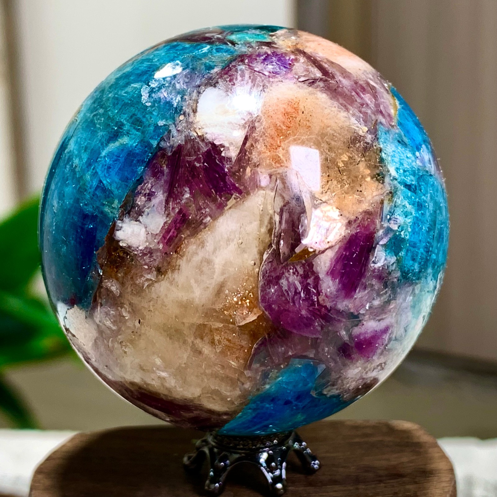 190G Natural Blue Aptite +Sun Stone purple lepidolite Sphere mineral sample