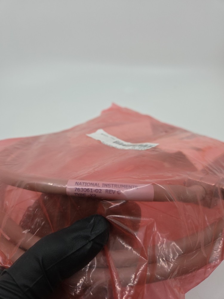 National Instruments 763061-02 2.1 Meter GPIB type X2 Cable (*)