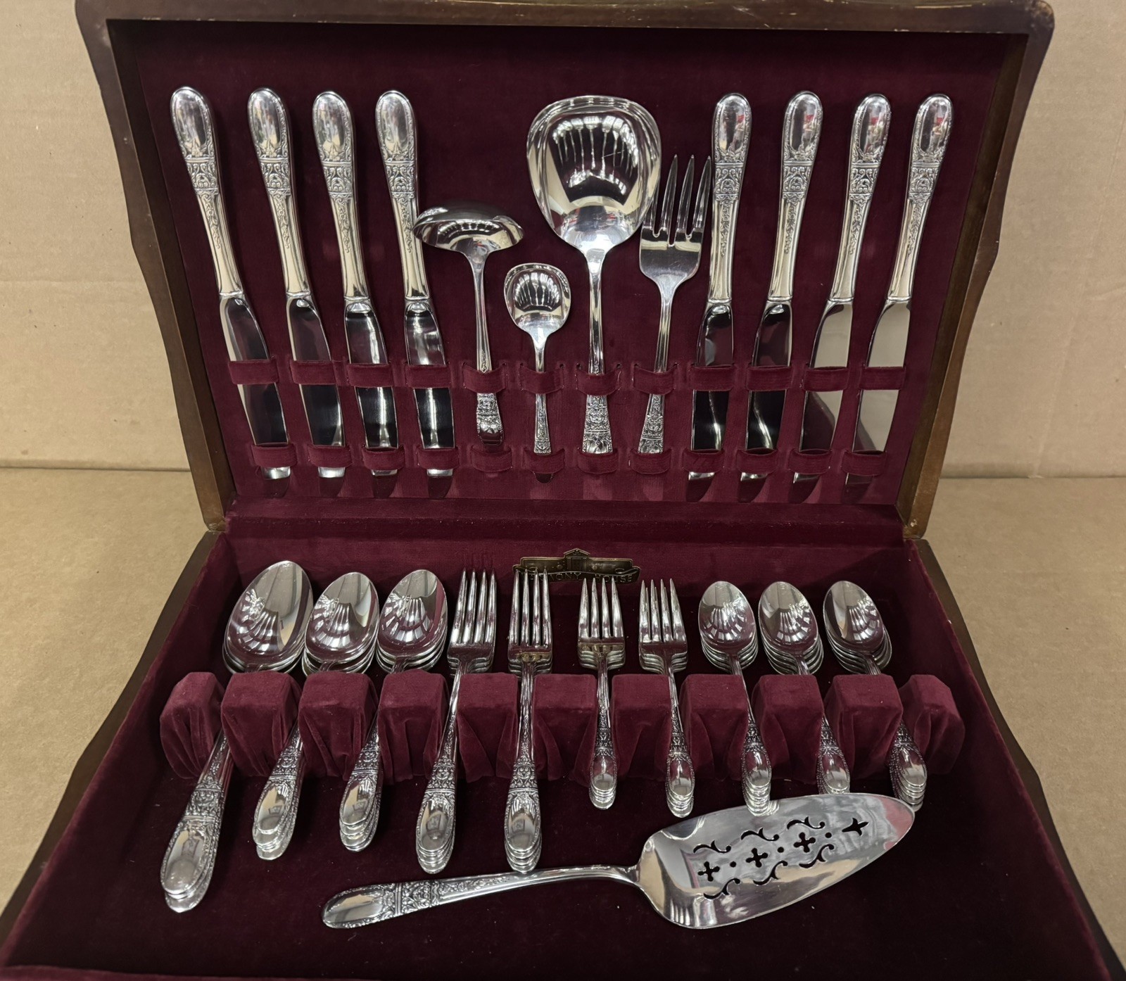 Harmony House Wallace XXXX Quadruple Silverware Set 55 pc with Certificate