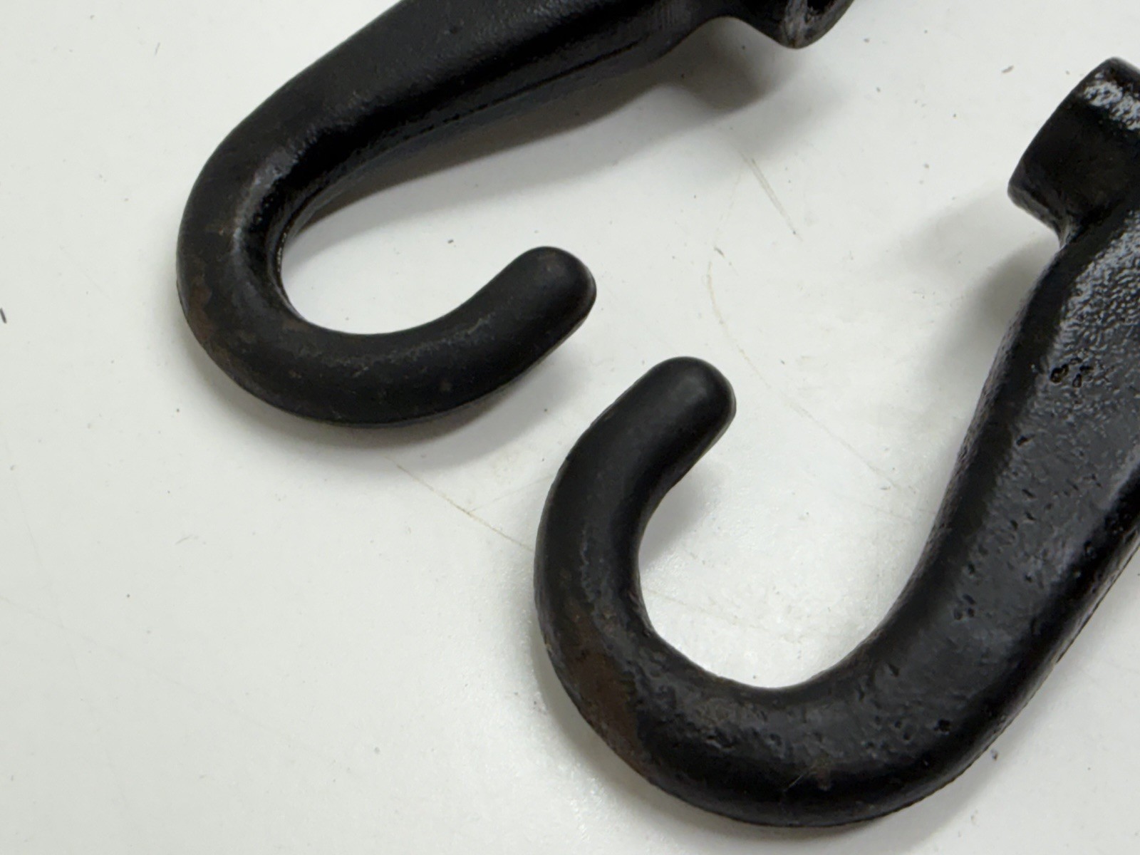 01 - 06 Chevy Silverado GMC Sierra HD 2500 3500 Front Tow Hooks & Hardware A45