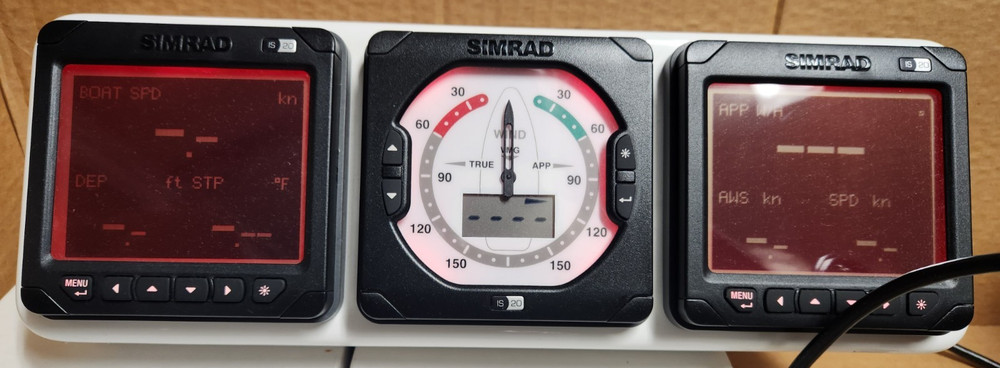 Simrad IS20 Sail Pack Wind/Combi Depth & Speed, with Graphic Display & NavPod