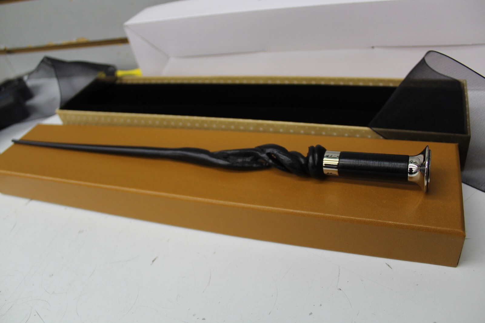 The Noble Collection - Albus Dumbledore's Wand in Collector's Box - 15.7in -40cm
