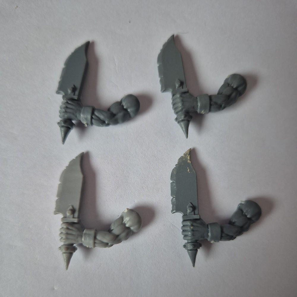 Warhammer Orcs & Goblins bits Orc Boyz Weapon Arm X 4