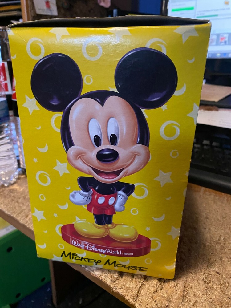 2002 MICKEY MOUSE--KELLOG'S--WALT DISNEY WORLD---BOBBLEHEAD