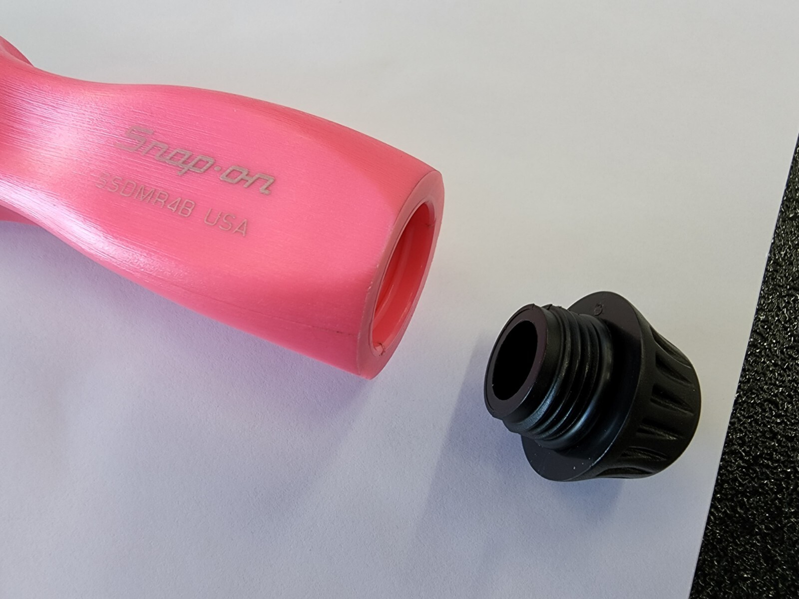 Snap-on Tools RARE PINK & BLACK Ratcheting Screwdriver w/black shank SSDMR4B