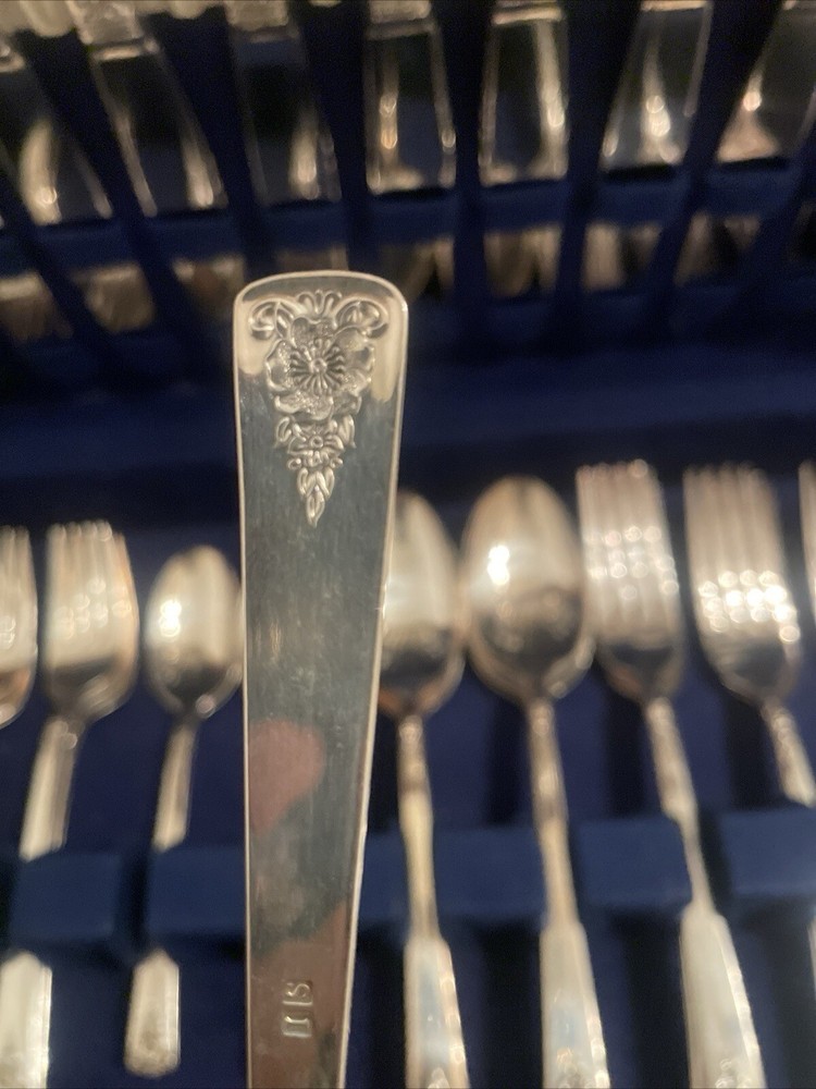 WM Rogers IS Reinforced Silver Plate Starlight Silverware Flatware