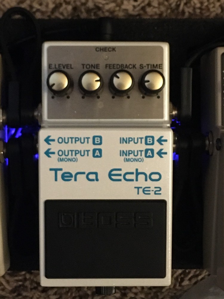 BOSS TE-2 Tera Echo Guitar Effects Pedal