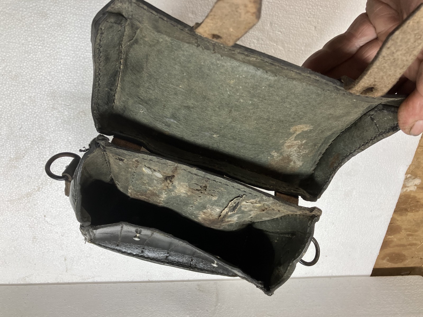 WW2 German flare pistol leather gun shell pouch 101st airborne send back 1944