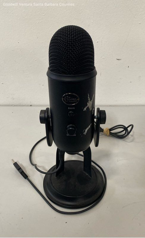 Blue Yeti Professional Multi-pattern USB Condenser Microphone - Blackout