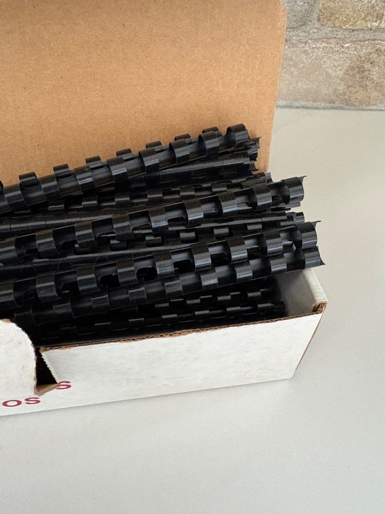 Professional Plastic Binding Combs, Black 100 Pack for Document Organization 1/4