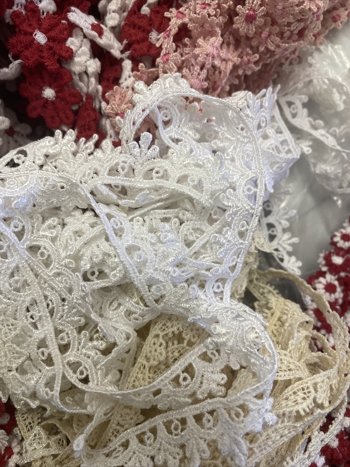 CLEARANCE GRAB A BAG 20 yards pre cut Venice Venise laces Random Narrow Mostly