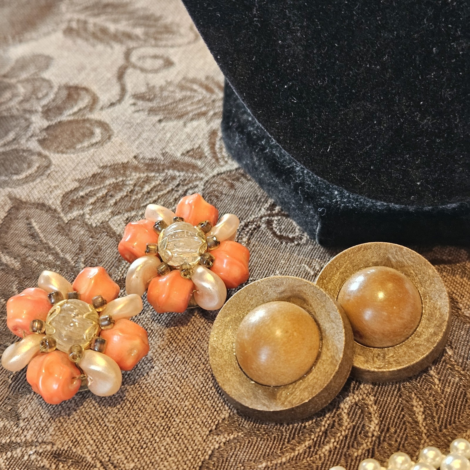 Lot Of 12 Vintage Jewelry Marked Hong Kong. 5 Necklaces 6 Pair Of Earrings And