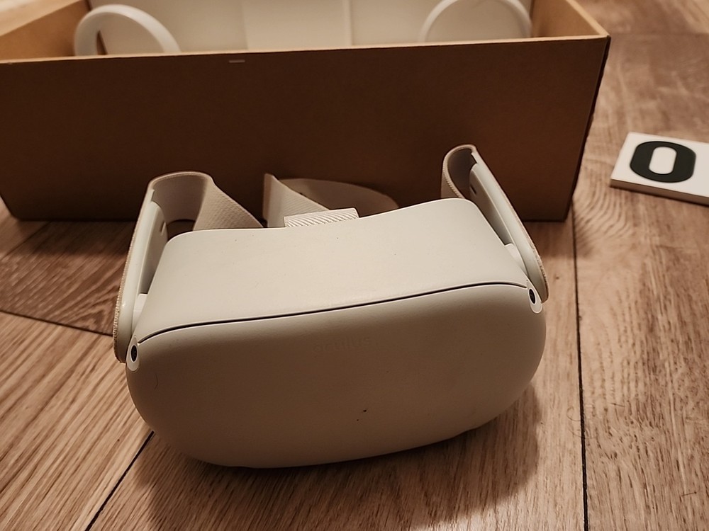 Meta Quest 2 Standalone All-in-One VR Headset