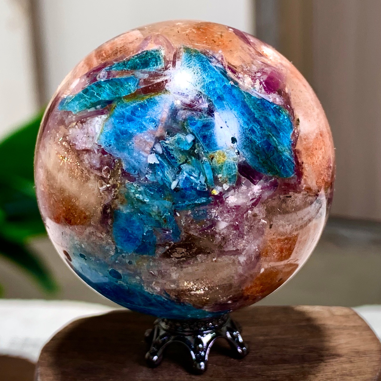 132G Natural Blue Aptite +Sun Stone purple lepidolite Sphere mineral sample