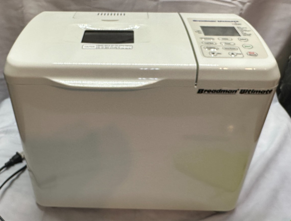 Breadman Ultimate Bread Machine Maker TR2200C Horizontal Pan -USED/WORKS