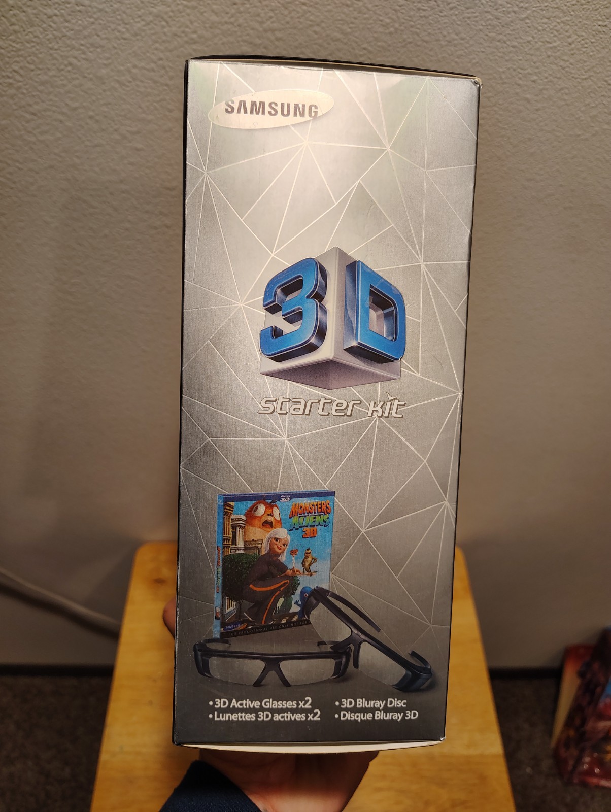 Samsung Monsters vs Aliens 3D Starter Kit Missing