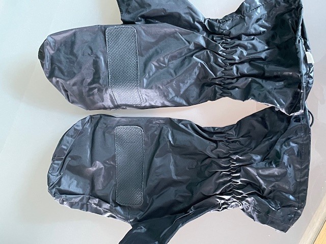 Spada Over Mitts - Medium Excellent condition