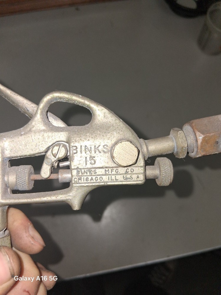 Binks Model 15 Paint Gun - USED