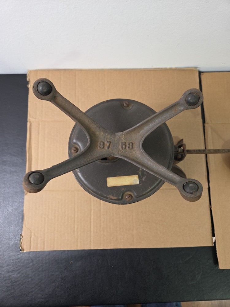 Vintage Howe Cast Iron Fish Tail Scale (Untested)