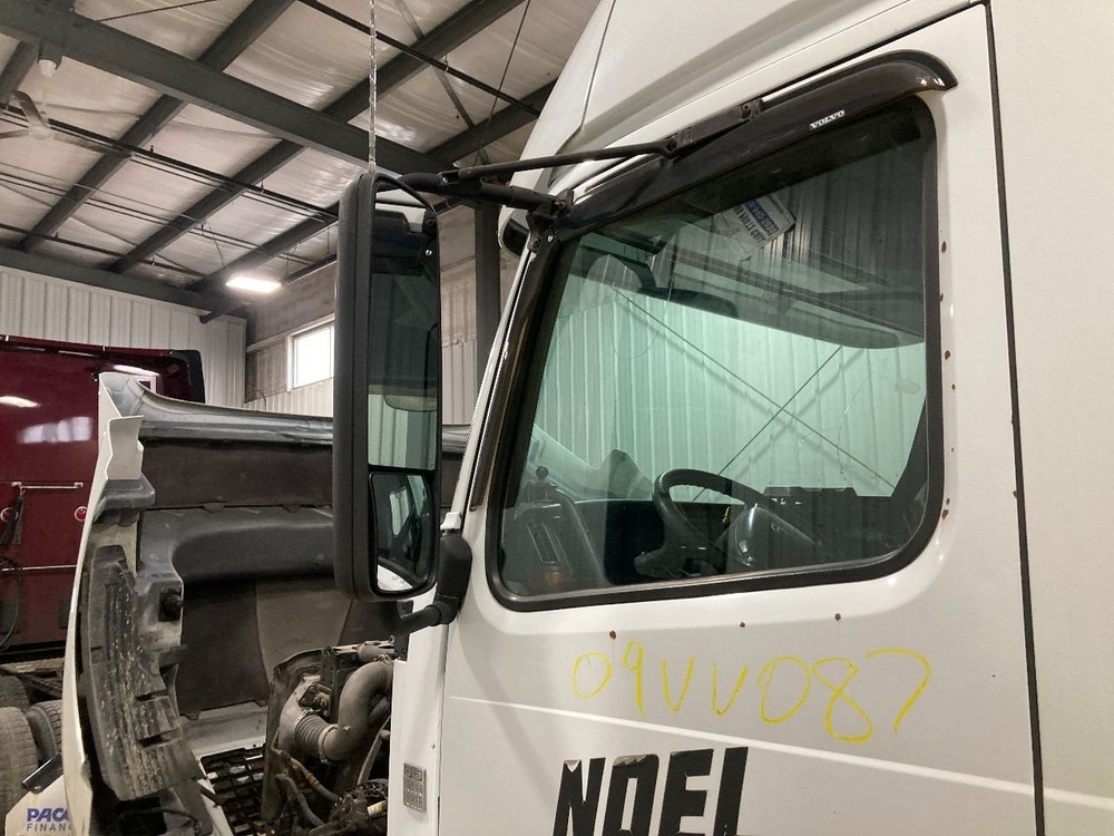 2003-2012 Volvo VNL POLY Left/Driver Door Mirror - Used