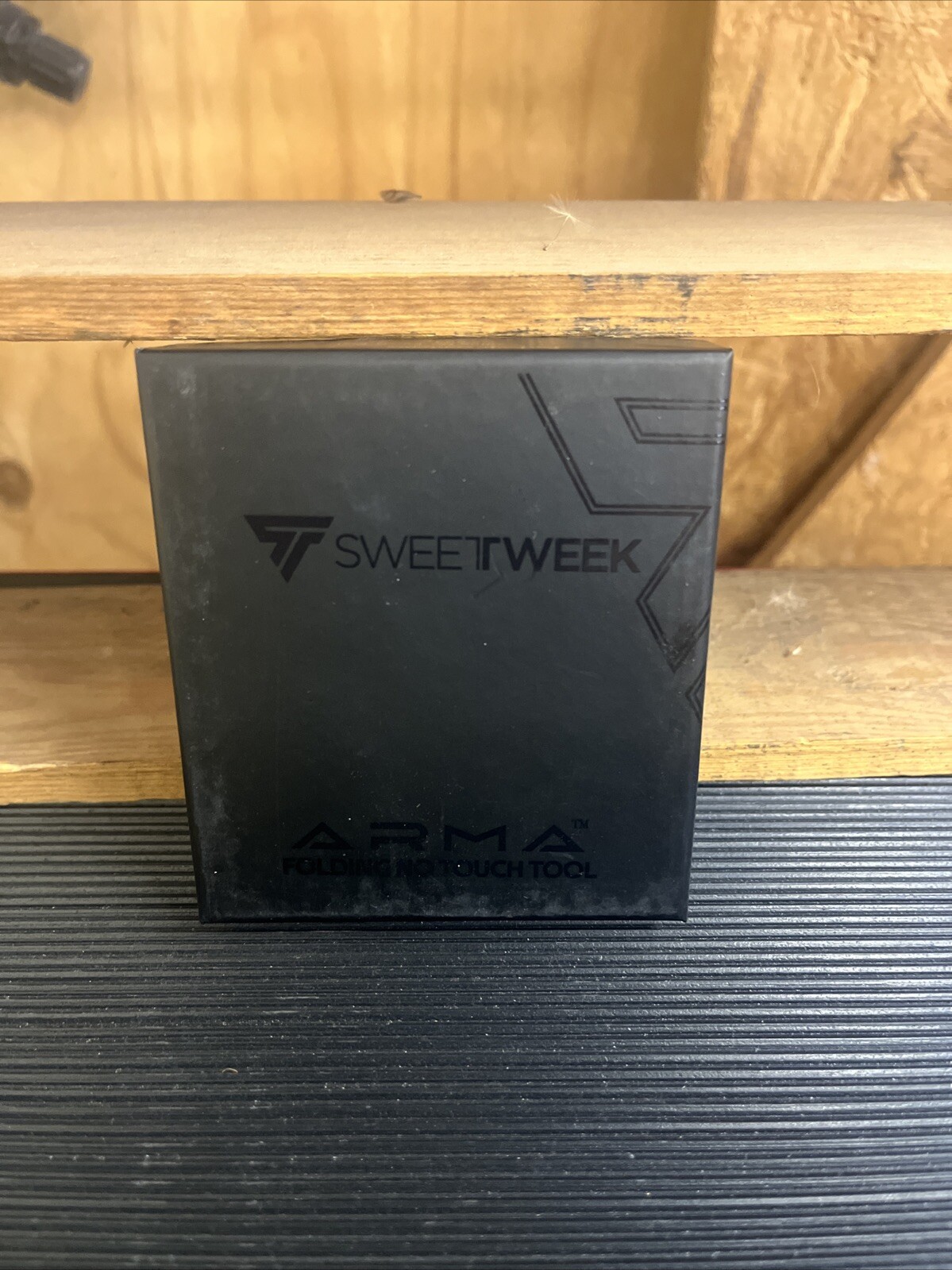 Sweetweek ARMA Folding No Touch Tool, Keychain, Stylus, Door Opener, Heavy Duty