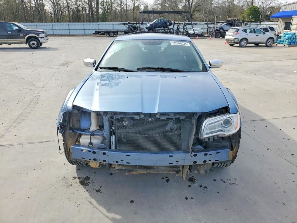 300 2011 Glove Box 4983856