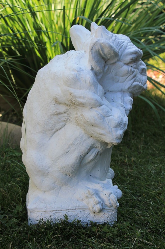 Polyurethane flexible mold with a plastic frame''gargoyle''