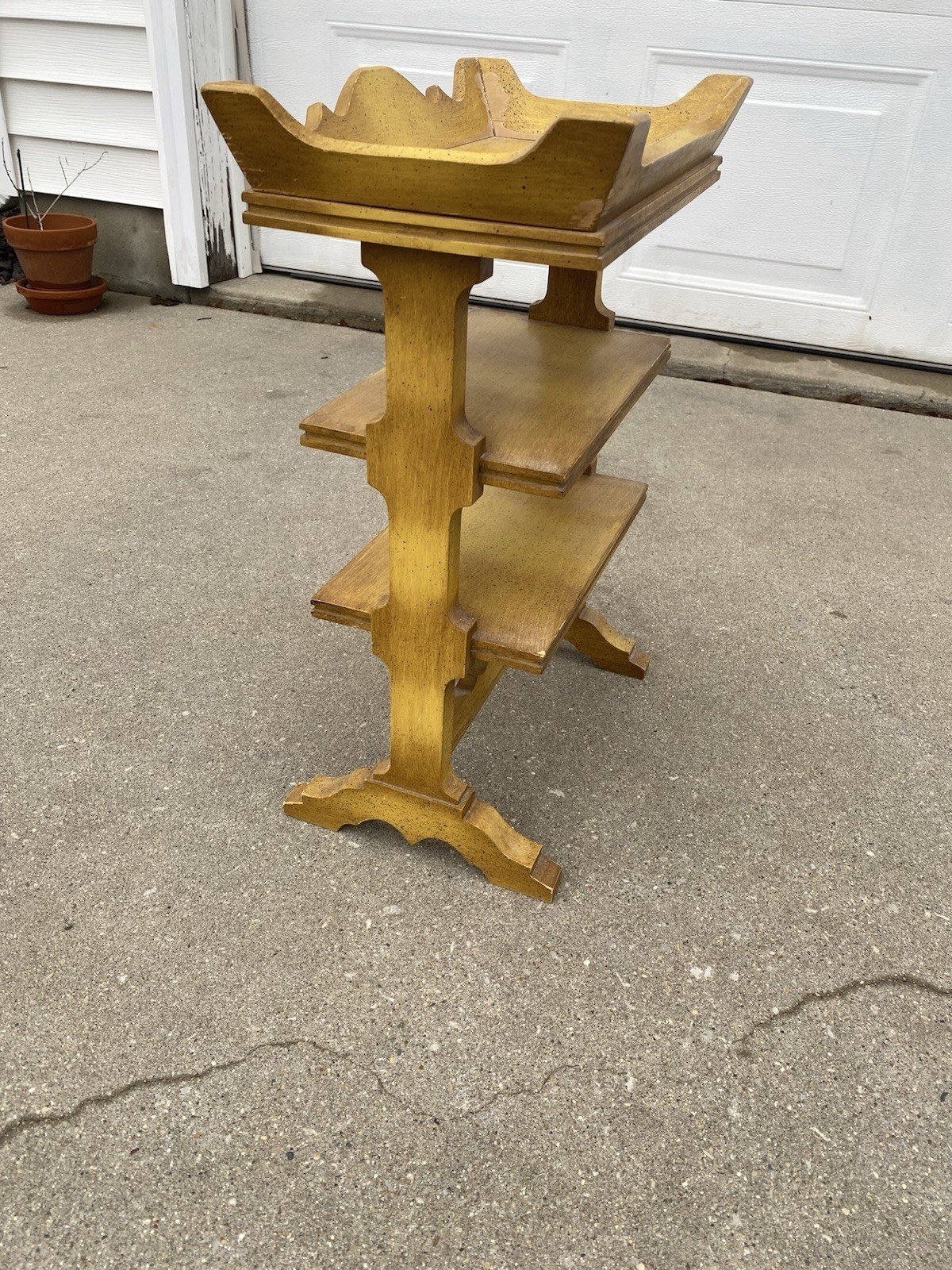 Tell City Chair Company Solid Hard Rock Maple Antique Yellow 3 Tier Side Table