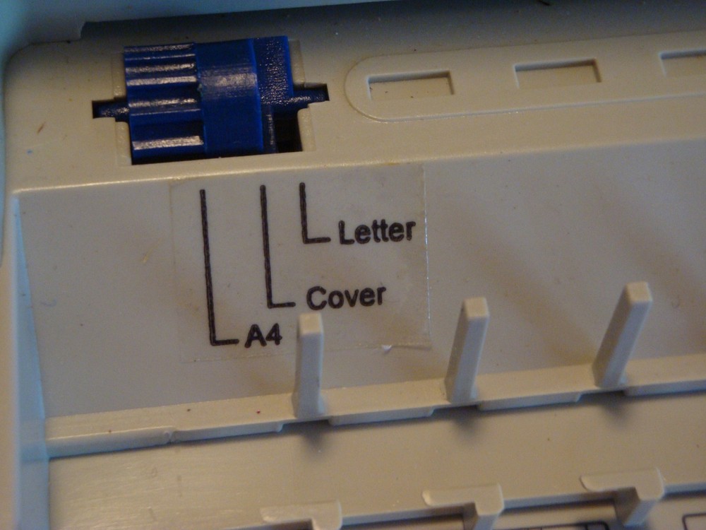 Book Binder Machine with Center Push Down Handle